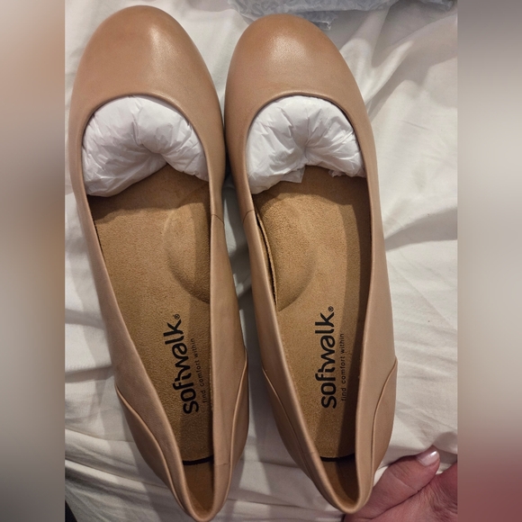 SoftWalk Tan Leather Flats with Cushioned Footbed - Picture 2 of 13